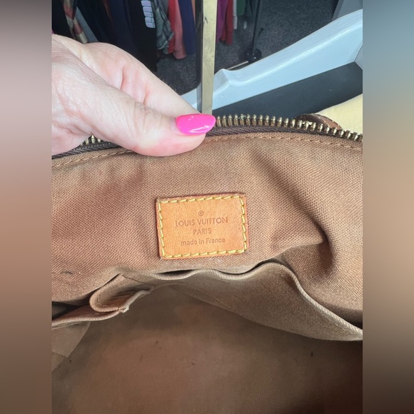 Authentic Louis Vuitton Tivoli - Picture 11 of 12